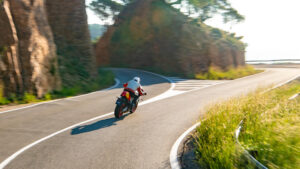 2024-Yamaha-XS850GP-EU-Legend_Red-Action-007-03.jpg