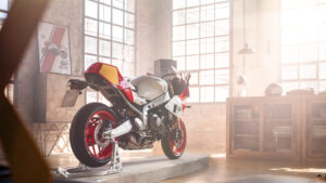 2024-Yamaha-XS850GP-EU-Legend_Red-Static-005-03.jpg
