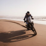 2024-Yamaha-XTZ700D-EU-Icon_Blue-Action-007-03.jpg