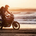 2024-Yamaha-XTZ700D-EU-Icon_Blue-Action-008-03.jpg