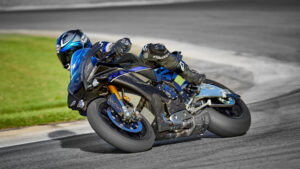 2024-Yamaha-YZF1000R1SPL-EU-Icon_Performance-Action-006-03.jpg
