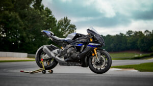 2024-Yamaha-YZF1000R1SPL-EU-Icon_Performance-Static-002-03-1.jpg