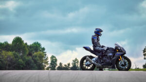 2024-Yamaha-YZF1000R1SPL-EU-Icon_Performance-Static-004-03.jpg