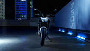 2025-Yamaha-MT07AS-EU-Ice_Storm-Static-008-03