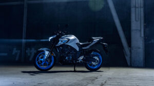 2025-Yamaha-MT250-EU-Ice_Storm-Static-006-03
