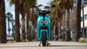 2023-Yamaha-EJE025DB-EU-Dual_Battery_Midnight_Black_-Static-005-03