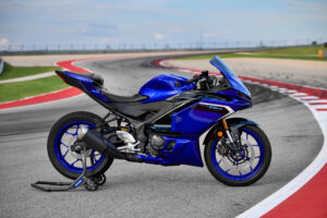 2025-Yamaha-YZF-R250-EU-Icon_Blue-Static-001-03