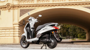 2024-Yamaha-LTS125-EU-Milky_White-Static-005-03