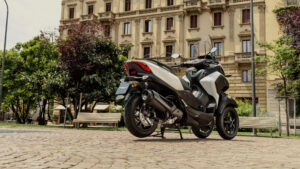 2025-Yamaha-LMW300YM-EU-Milky_White-Static-013-03