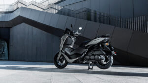 2025-Yamaha-G125YMSV-EU-Ceramic_Grey-Static-015-03