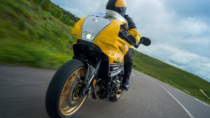 2026-Yamaha-XS850GP-EU-Legend_Yellow-Action-006-03