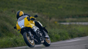 2026-Yamaha-XS850GP-EU-Legend_Yellow-Action-010-03