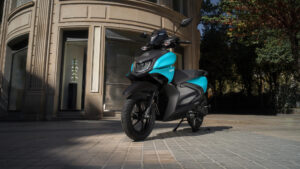 2025-Yamaha-LCG125-EU-Matt_Cyan-Static-001-03