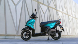 2025-Yamaha-LCG125-EU-Matt_Cyan-Static-009-03