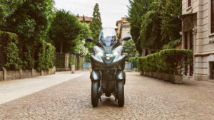 2025-Yamaha-LMW300YM-EU-Milky_White-Static-002-03