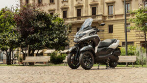 2025-Yamaha-LMW300YM-EU-Milky_White-Static-003-03