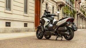 2025-Yamaha-LMW300YM-EU-Milky_White-Static-009-03