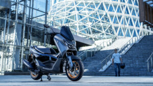 2026-Yamaha-G150SV-EU-Crystal_Graphite-Static-008-03