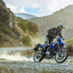 2026-Yamaha-WR125-EU-Icon_Blue-Action-005-03