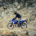 2026-Yamaha-WR125-EU-Icon_Blue-Action-013-03