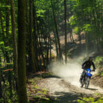 2026-Yamaha-WR125-EU-Icon_Blue-Action-014-03