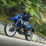 2026-Yamaha-WR125-EU-Icon_Blue-Action-016-03