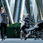 2026-Yamaha-XP500ADX-EU-Ceramic_Grey-Static-008-03