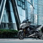 2026-Yamaha-XP500ADX-EU-Ceramic_Grey-Static-012-03