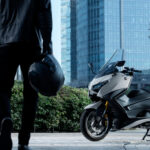 2026-Yamaha-XP500ADX-EU-Ceramic_Grey-Static-013-03