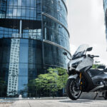 2026-Yamaha-XP500ADX-EU-Ceramic_Grey-Static-015-03