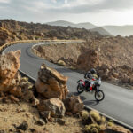 2026-Yamaha-XTZ700D-EU-Redline_White-Action-001-03