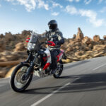 2026-Yamaha-XTZ700D-EU-Redline_White-Action-003-03