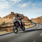 2026-Yamaha-XTZ700D-EU-Redline_White-Action-005-03