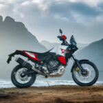 2026-Yamaha-XTZ700D-EU-Redline_White-Static-003-03