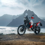 2026-Yamaha-XTZ700D-EU-Redline_White-Static-006-03