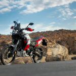 2026-Yamaha-XTZ700D-EU-Redline_White-Static-012-03