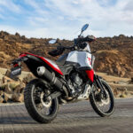 2026-Yamaha-XTZ700D-EU-Redline_White-Static-014-03